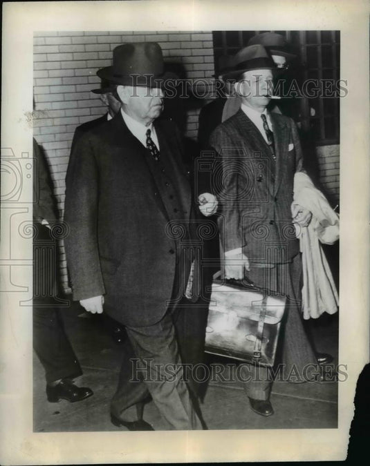 1948 Press Photo John Lewis & Welly K Hopkins Leave District Court During Recess - Historic Images