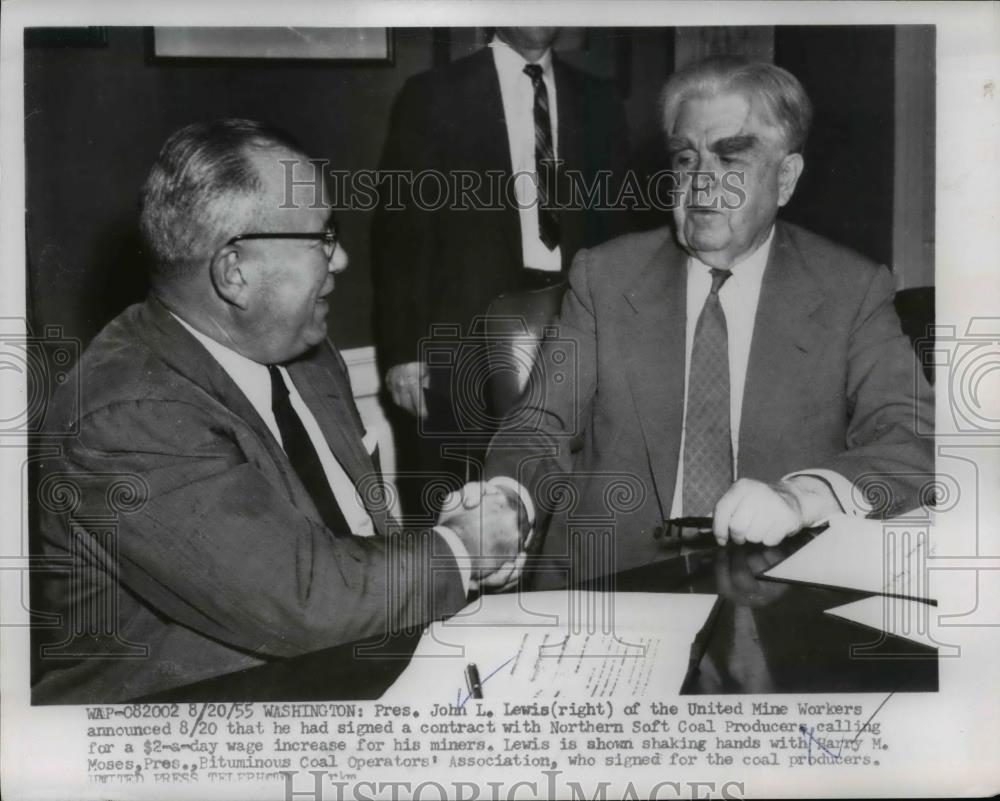 1955 Press Photo John L. Lewis, Harry M. Moses Signing contract, Washington, DC - Historic Images