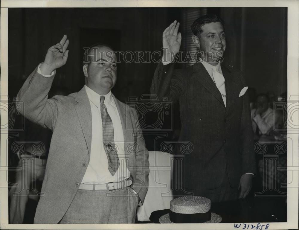 1935 Press Photo R. P Herron and E.W. O'Brien being sworn in jointly a trial - Historic Images