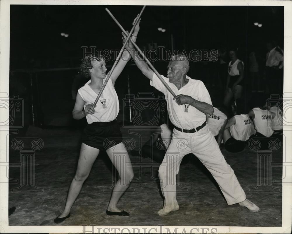 1936 Press Photo Virginia Sendlein, William Ziegler Wand Drill National Turnfest - Historic Images