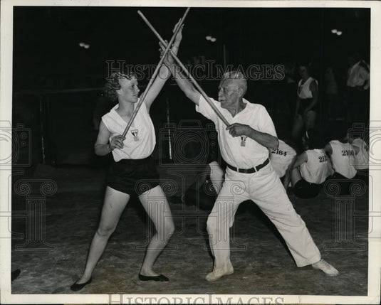 1936 Press Photo Virginia Sendlein, William Ziegler Wand Drill National Turnfest - Historic Images