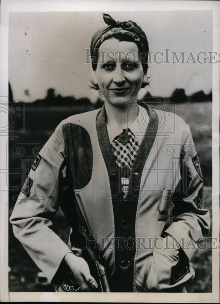 1937 Press Photo Viola Siedhoff at National Skeet tournament in Detroit Michigan - Historic Images