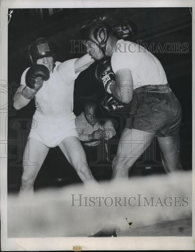 1947 Press Photo Tony Zale spars with Jackie Darthard for bout vs Rocky Graziano - Historic Images