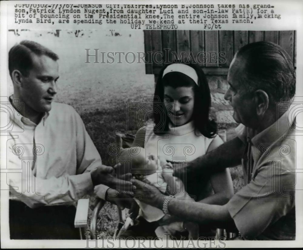 1967 Press Photo President Lyndon johnson, Daughter Luci &amp; Husband, Grandson - Historic Images