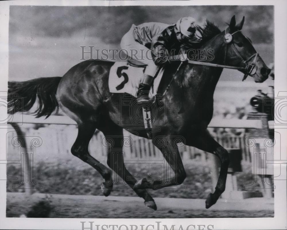 1953 Press Photo Bob Summers on Correspondent in a race - net27646 - Historic Images