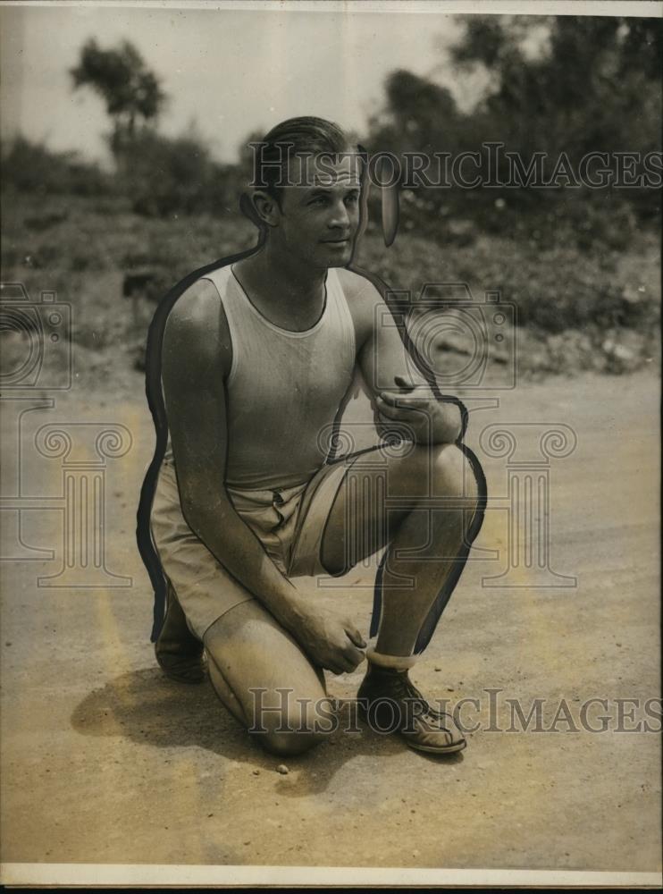 1927 Press Photo Levett trains for cross country run from LA to NYC - net27932 - Historic Images