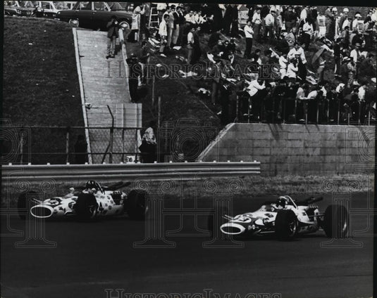 1966 Press Photo Teammates in an auto race at a Cleveland track - net28341 - Historic Images