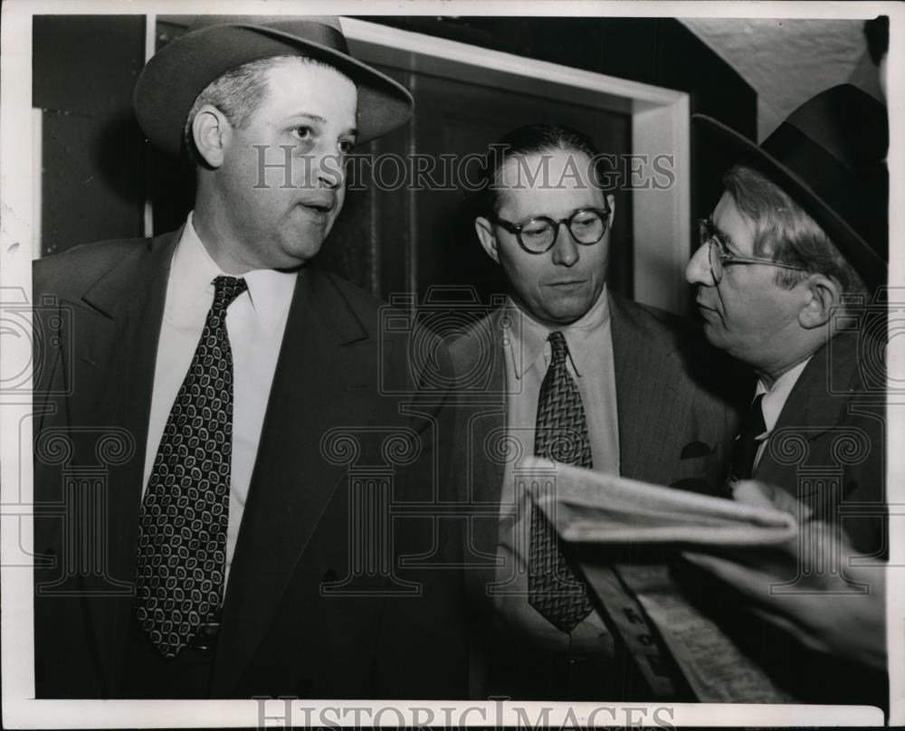 1950 Press Photo Francis O&#39;Neill and Leverett Edwards after Firemen&#39;s Union Meet - Historic Images