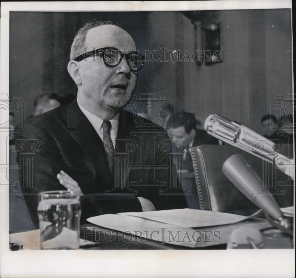 1961 Press Photo Sec.of State Dean Rusk answer question from the witness table - Historic Images