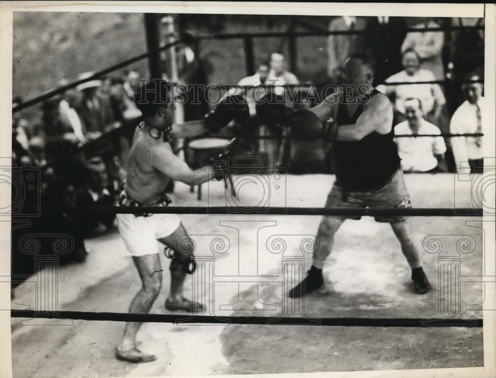 Press Photo Boxer Izzy Kaplan &amp; Gaynor in a training ring - net29758 - Historic Images