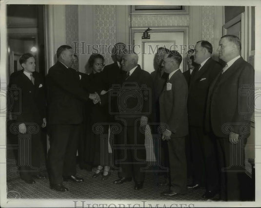 1932 Press Photo James J. Hoey Congratulates John O'Brien of New York - Historic Images