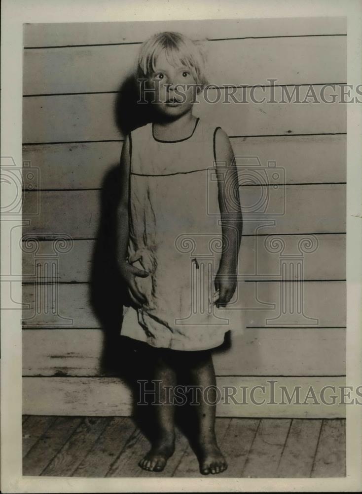 1930 Press Photo Gloria Utter, Toddler Shot & Killed friend, Logantown Colorado - Historic Images