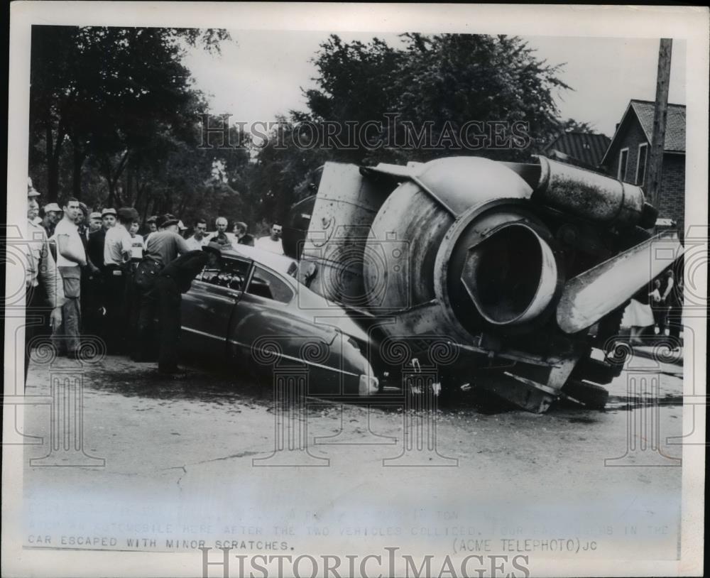 1950 Press Photo Cement Truck Wreck - nef20734 - Historic Images