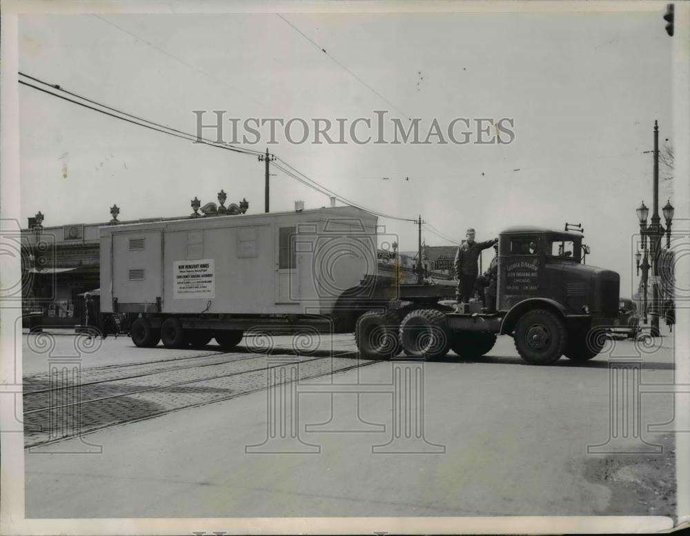 1947 Press Photo Wingfoot Veterans Homes Installed at Forest Park, Illinois - Historic Images