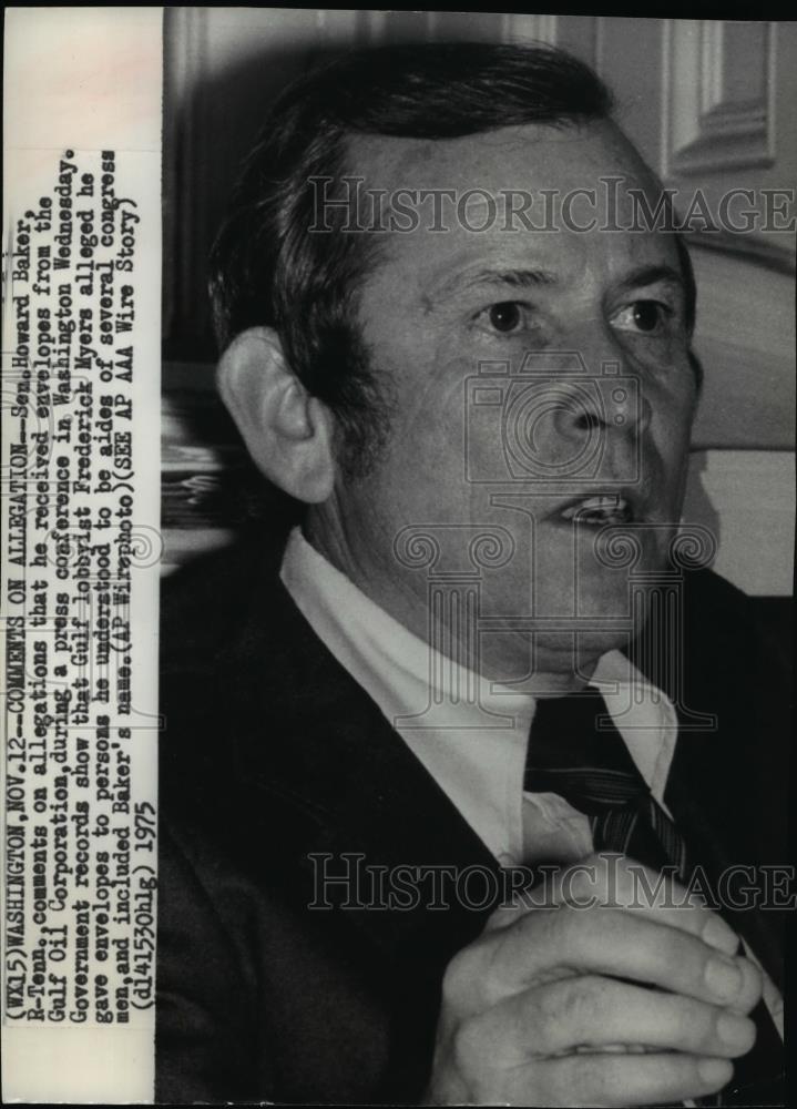 1975 Wire Photo Howard Baker comments on allegations during press conference - Historic Images