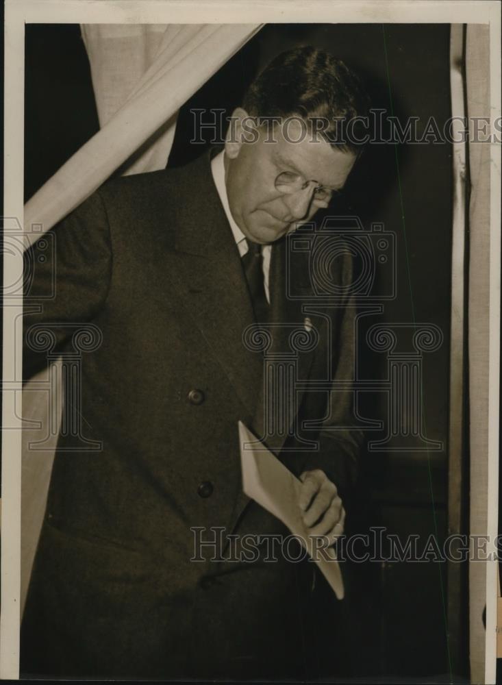 1938 Press Photo Edward J. Kelly Leaving Voting Booth in Chicago - nef22028 - Historic Images