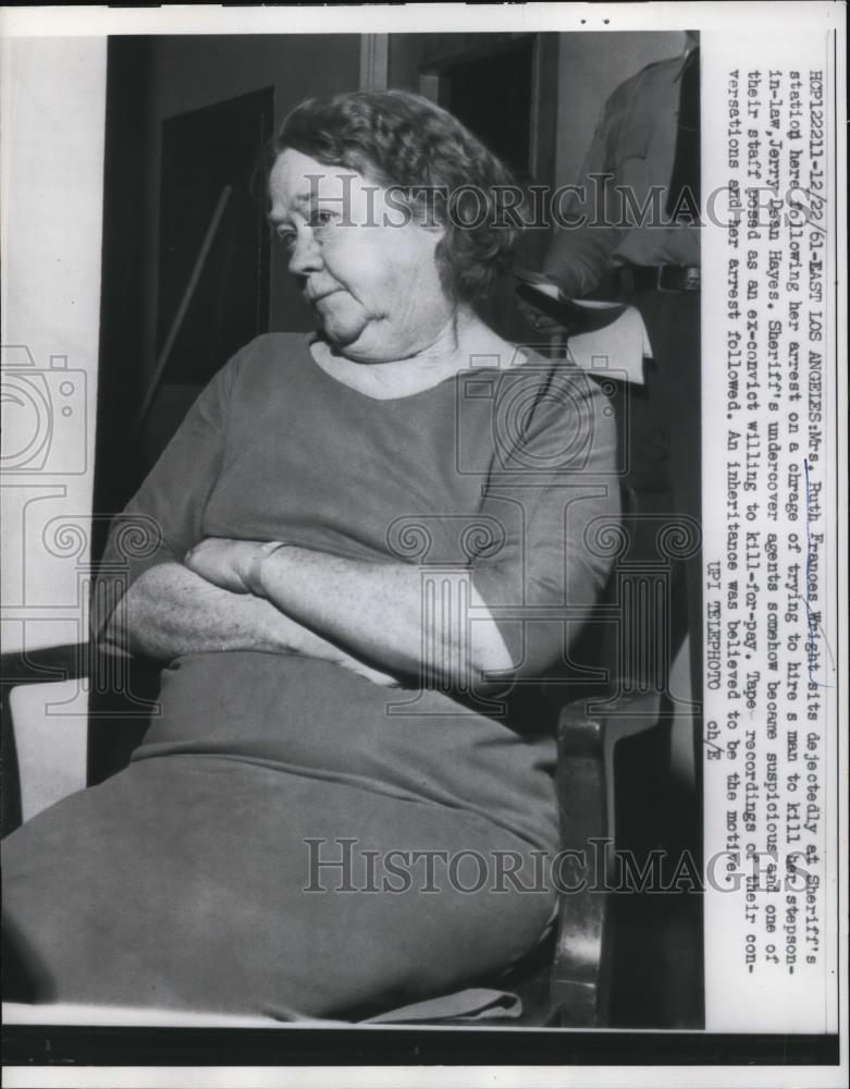 1961 Press Photo Ruth Frances Wright at Sheriff's Station, Los Angeles - Historic Images