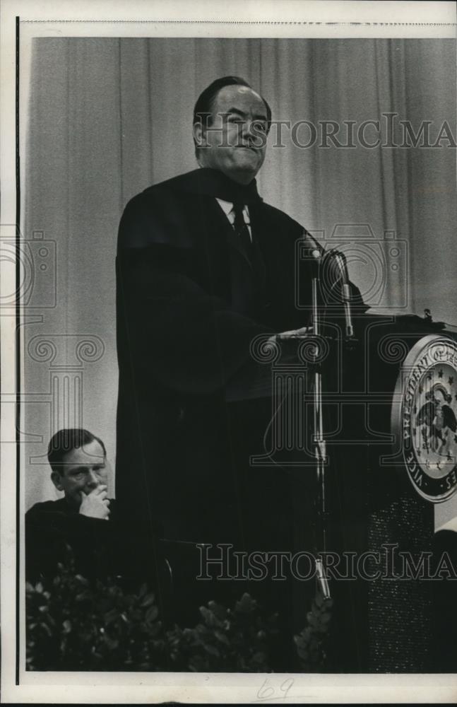 1967 Press Photo Vice Pres. Hubert Humphrey speaker at commemorating ceremonies - Historic Images