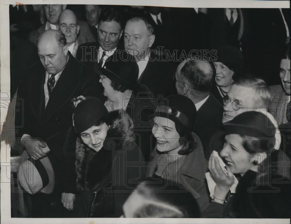 1933 Press Photo Bror Peterson & Victims in Court, Chicago - nef22641 - Historic Images