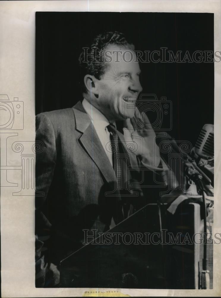 1962 Press Photo Richard Nixon at Los Angeles Press Conference - nef23623 - Historic Images