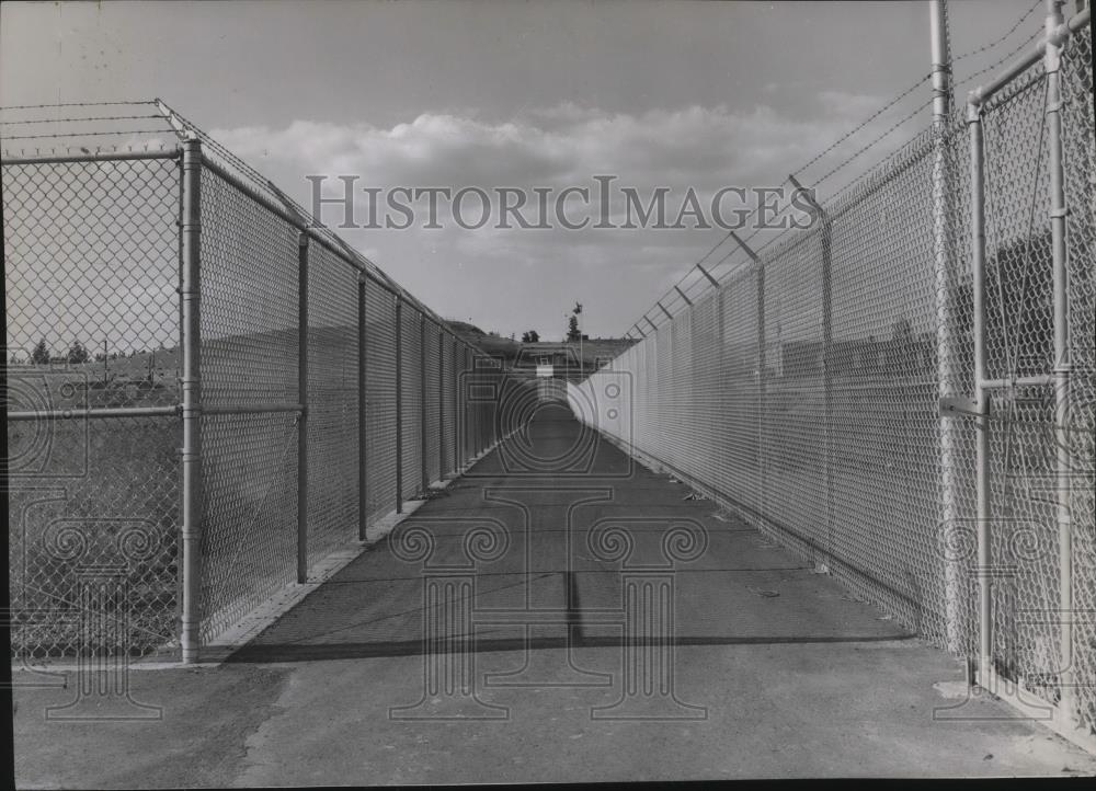 1955 Press Photo View of the chain fences at the Security Building - spx09873 - Historic Images