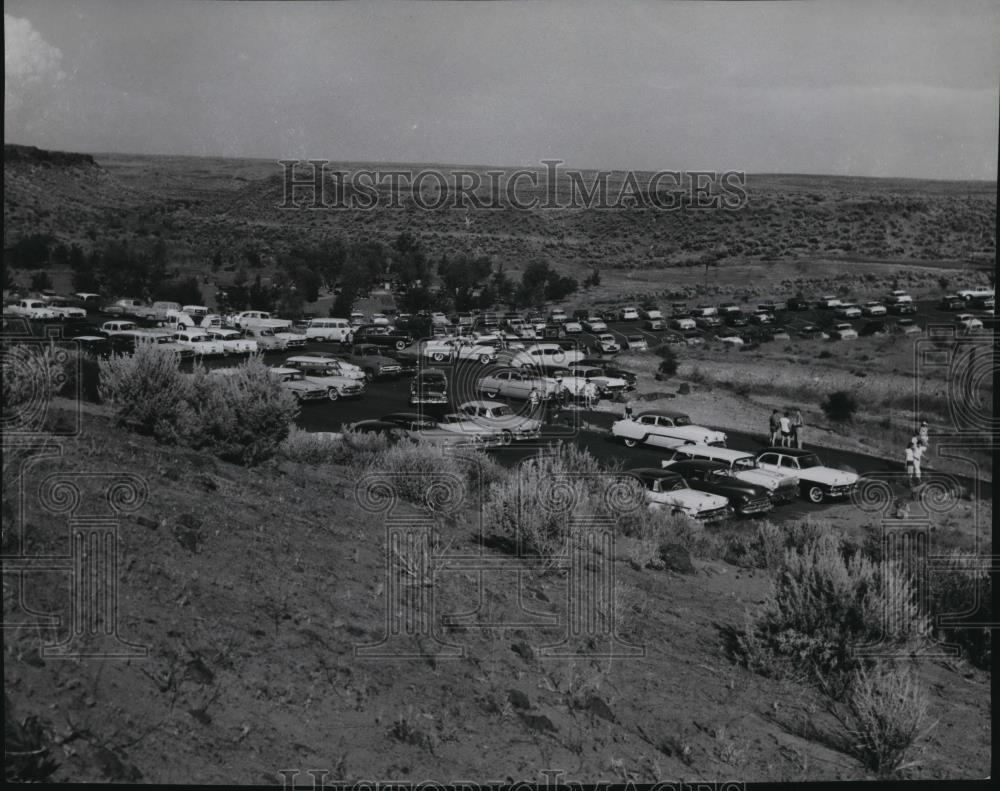 1957 Press Photo Parking area of Hat Rock Park on McNary Dam Reservoir - Historic Images