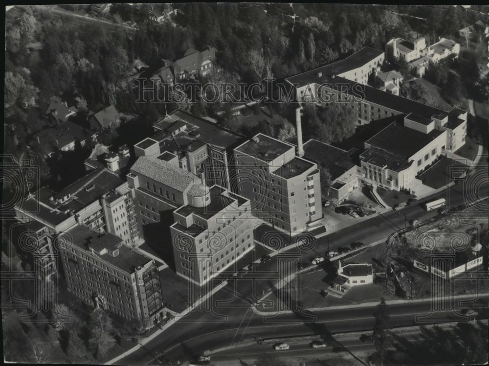 1949 Press Photo Sacred Heart Hospital Providence Hall and Nurses Home - Historic Images