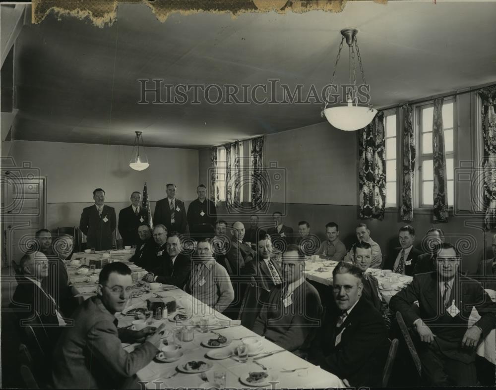 1946 Press Photo Garland Spokane club meets - spx11342 - Historic Images