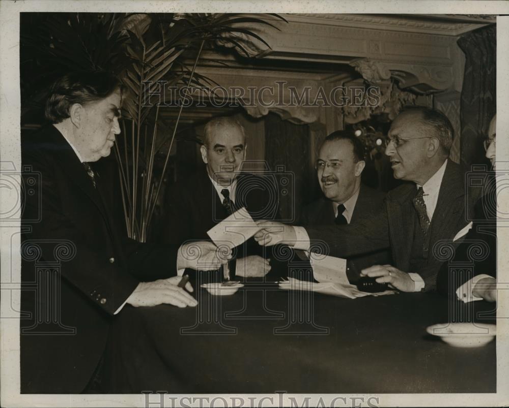 1939 Press Photo New York Officials at Mine Union Conference NYC - neny05153 - Historic Images