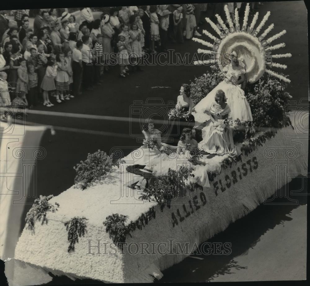 1949 Press Photo Lilac Festival - spx11490 - Historic Images