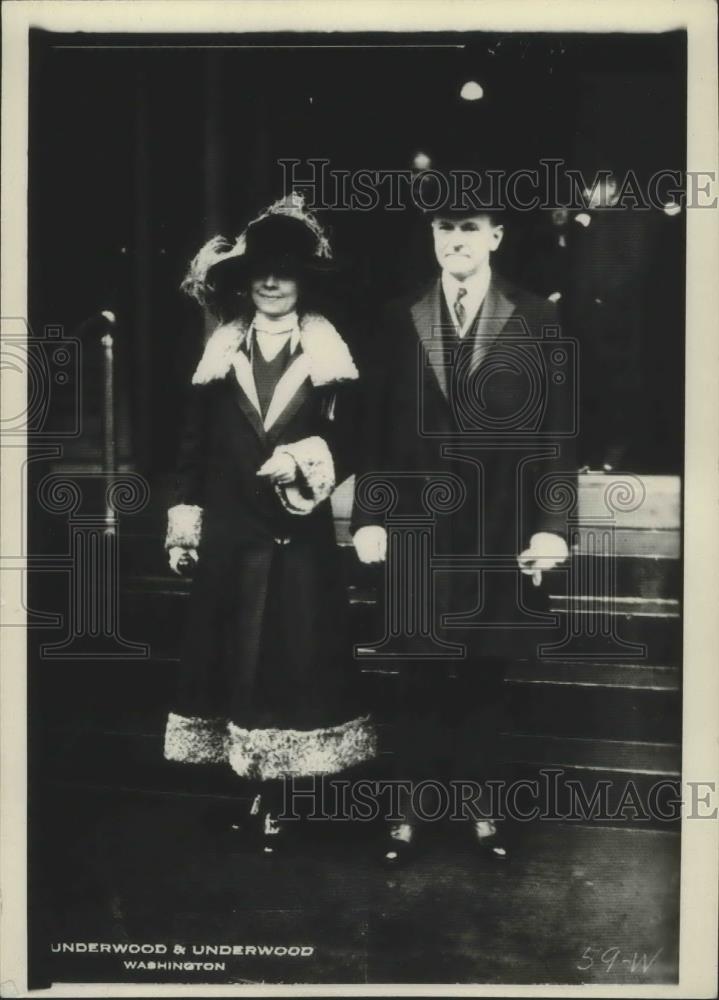1925 Press Photo President and Mrs Coolidge leaving church - spx11632 - Historic Images