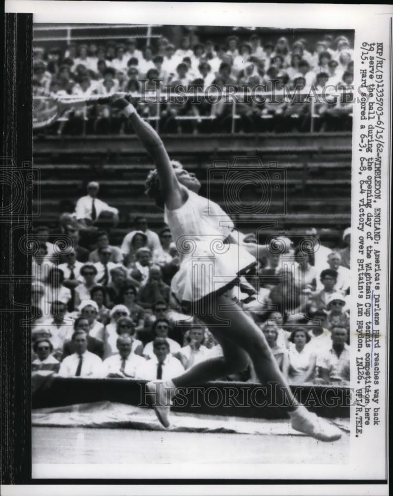 1962 Press Photo Darlene Hard at Wightman Cup tennis at Wimbledon vs Ann Haydon - Historic Images