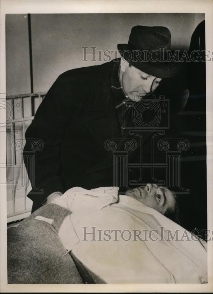 1940 Press Photo Ins. Patrick McLaughlin question WPA worker who shot a doctor. - Historic Images