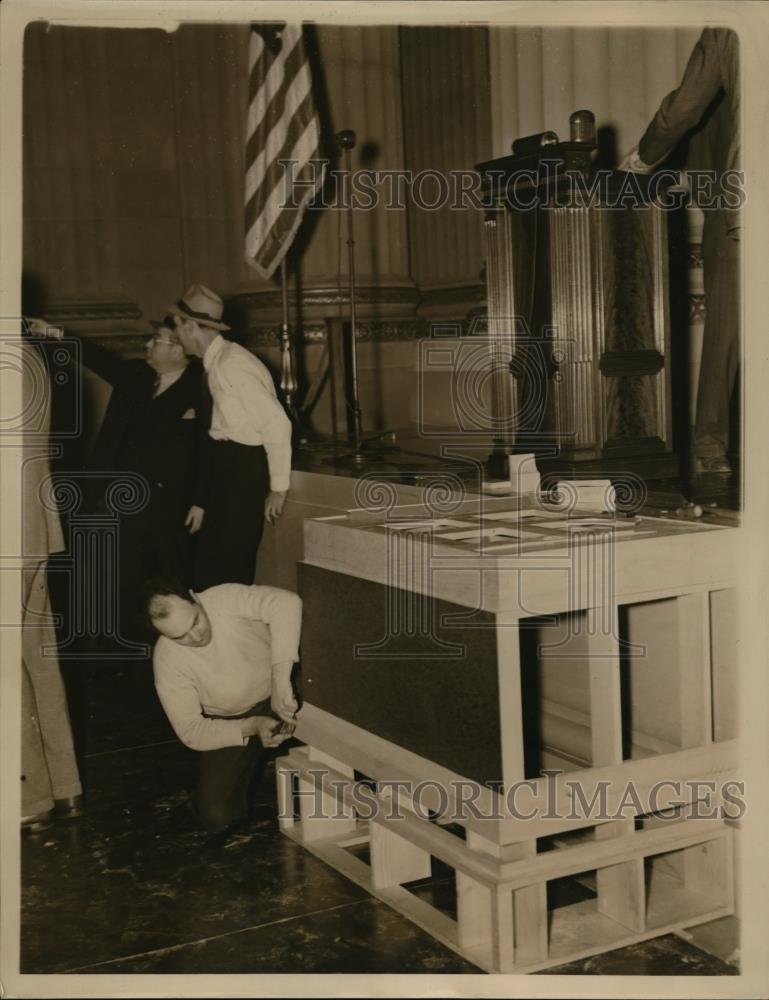 1940 Press Photo Washington DC-Workers preparing Interdepartmental Auditorium. - Historic Images