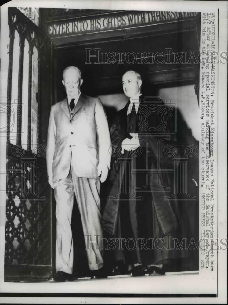 1957 Press Photo President Eisenhower &amp; Rev Edward LR Elson at National Church - Historic Images