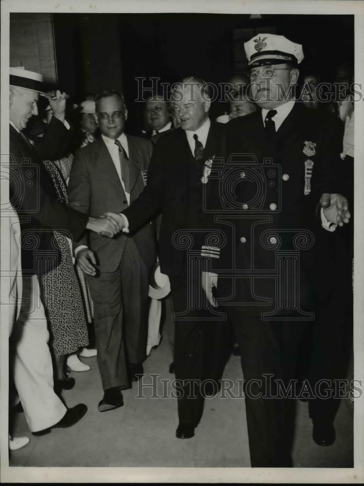 1936 Press Photo Pres. Herbert Hoover in Cleveland to attend RNC 1936. - Historic Images