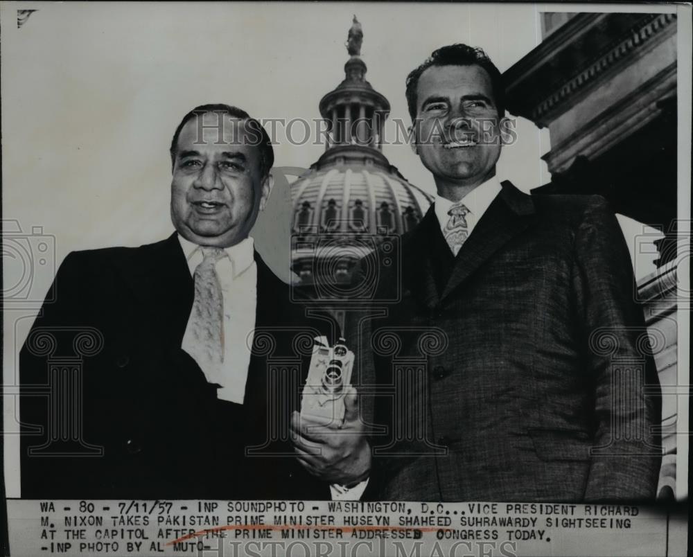 1957 Press Photo Vice Pres.Richard Nixon &amp; Pakistan Minister Huseyn Shaheed. - Historic Images