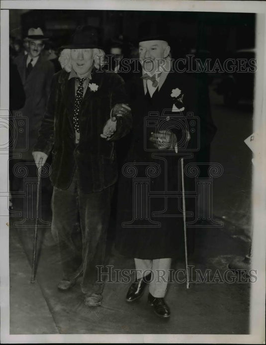 1930 Press Photo Daniel O Brien takes part in Easter parade on Fifth Avenue - Historic Images