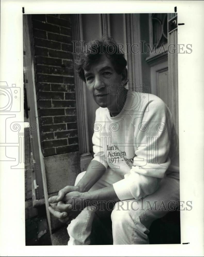 1987 Press Photo Ian McKellen posed for camera - cvp59914 - Historic Images
