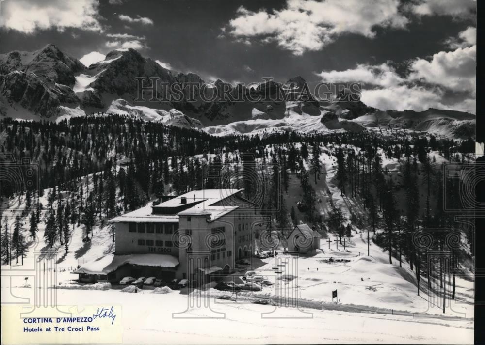1981 Press Photo Corina D'Ampezzo, hotels at Tre Croci Pass, Italy - cva21233 - Historic Images