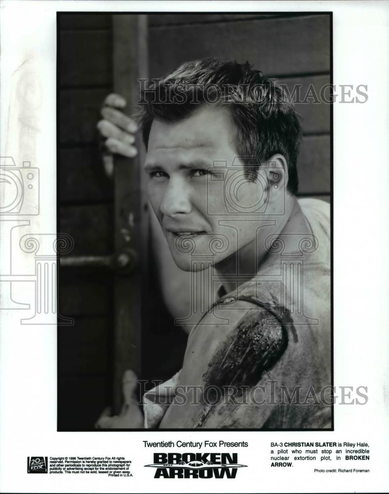 1996 Press Photo Christian Slater is Riley Hale in Broken Arrow - cvp59362 - Historic Images