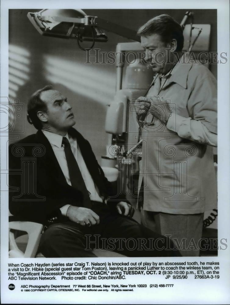 1990 Press Photo Craig Nelson and Tom Poston star in the film, Coach - cvp59563 - Historic Images