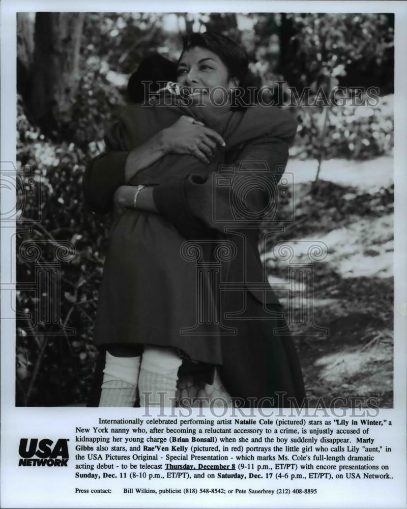 Press Photo Natalie Cole and Rae&#39;Ven Kelly in Lily in Water - cvp60242 - Historic Images