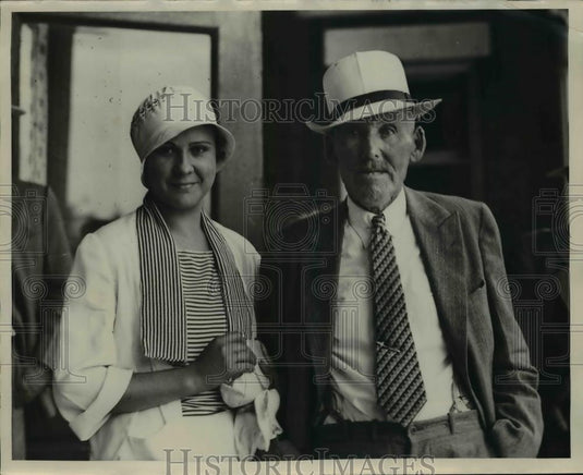 1933 Press Photo Calvin Brant & Wife at Trial in Ohio courthouse - nef34528 - Historic Images