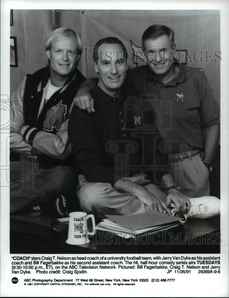 1991 Press Photo Craig Nelson, Jerry Van Dyke, Bill Fagerbakke star in Coach - Historic Images