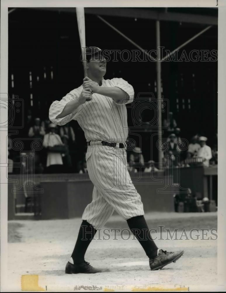 1991 Press Photo Stephen Lang portrays Babe Ruth - cvp59193 - Historic Images