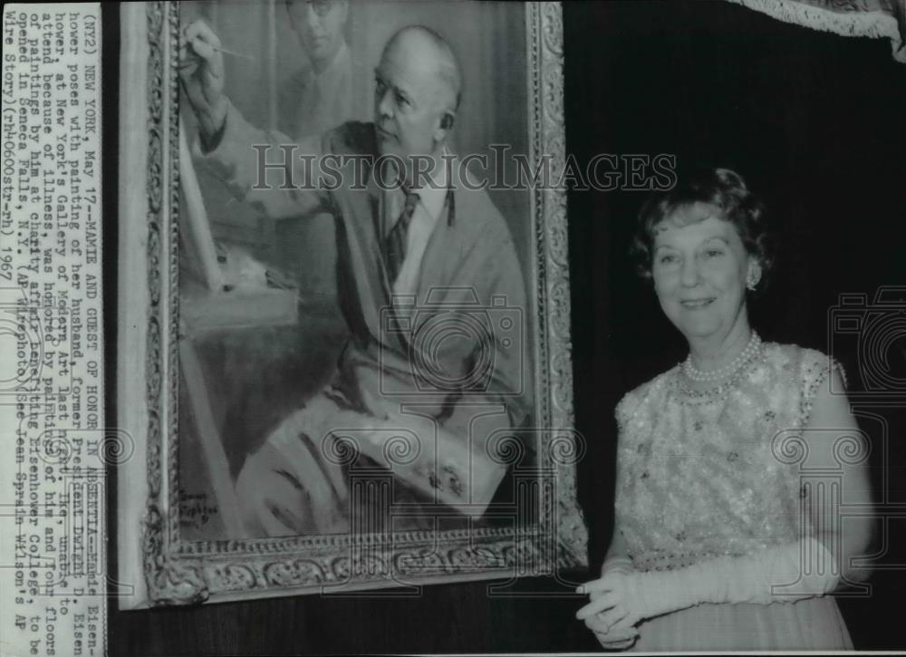 1967 Wire Photo Mamie Eisenhower poses with painting of her husband - spw01450 - Historic Images