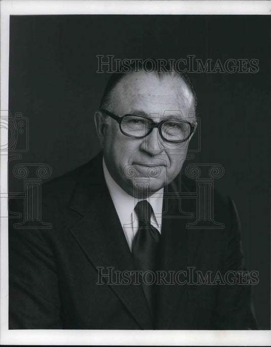 1978 Press Photo Richard Bull, senior vice president of The Sherwin Williams Co. - Historic Images