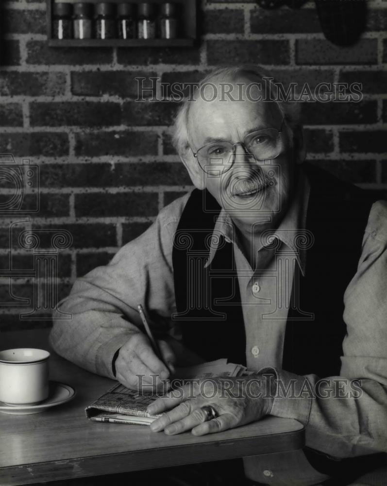 Press Photo Barnard Hughes in The Chuawaughs - cvp60066 - Historic Images