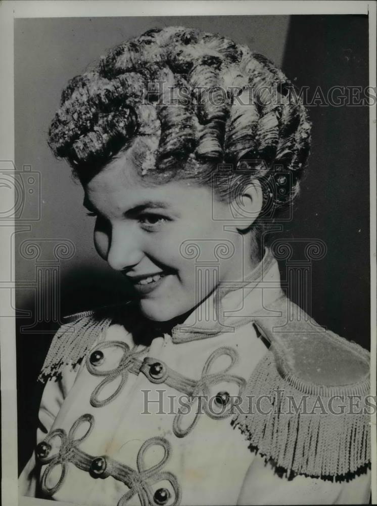 1941 Press Photo Audrey Corley Queen of AC and Refrigeration Exhibition, Chicago - Historic Images